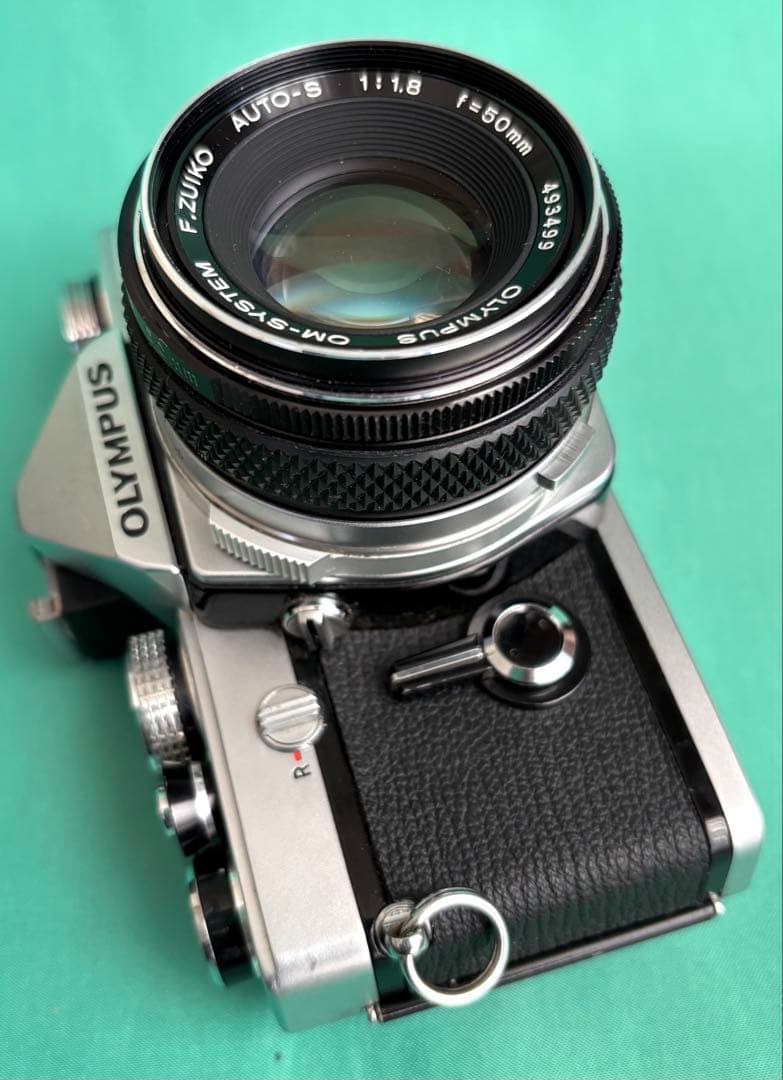 ★ OLYMPUS OM-1 (革ケース付)+ ★ 標準レンズ 50mm