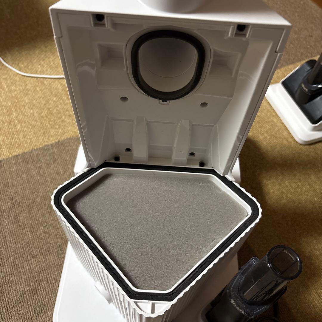 Shark シャーク　掃除機 LC751 本体 新品に近い