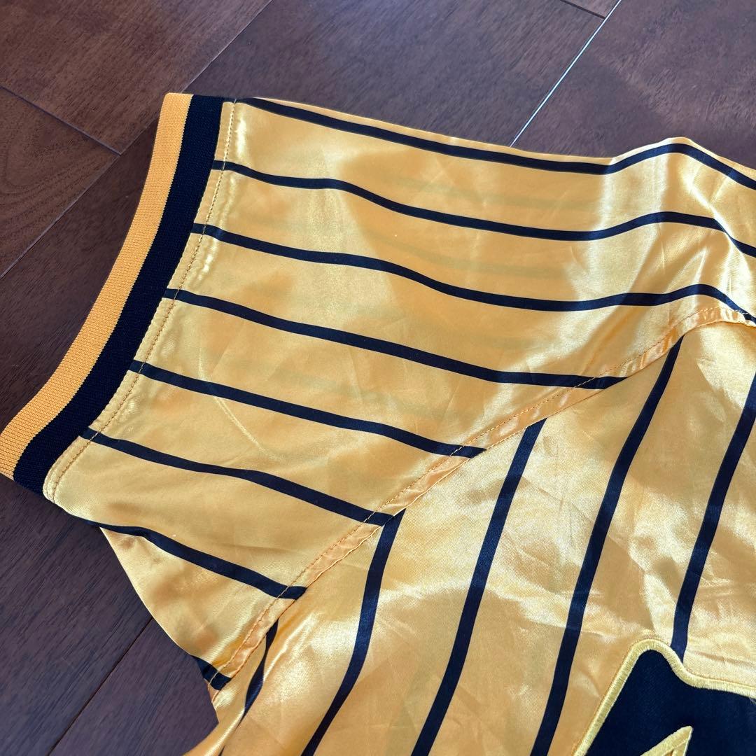 【希少】阪神タイガース猛虎列伝全巻購入者特典ゴールドレアユニフォーム