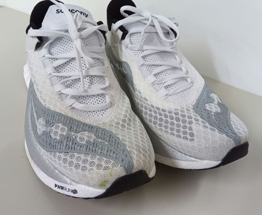 サッカニー　エンドルフィンプロ4　27.5cm