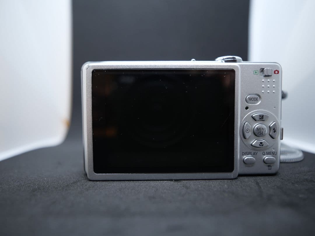 【動作確認済・電池充電器付】LUMIX コンデジDMC-FS7