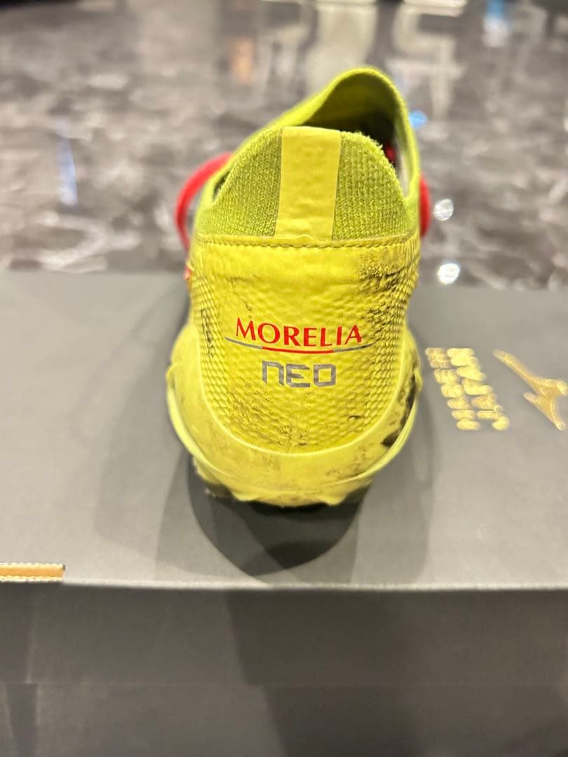 MIZUNO ミズノ モレリア ネオ4 JAPAN イエロー 27cm