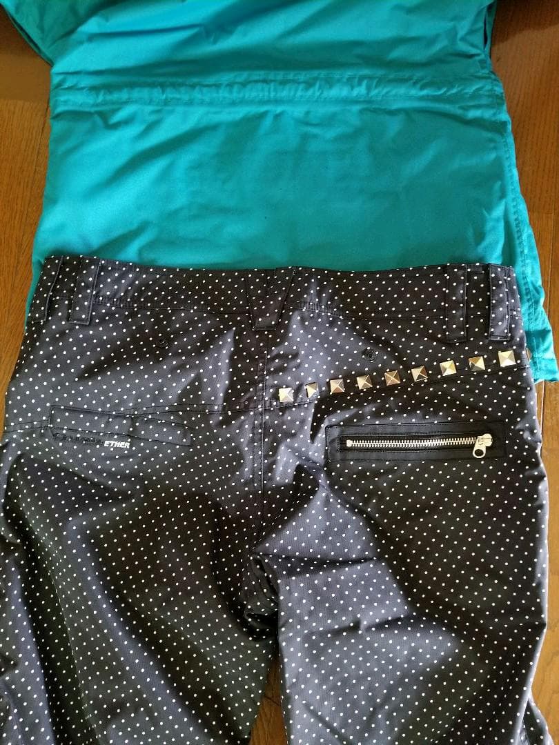 スノーボードウェア 上下セット＋グローブ付き