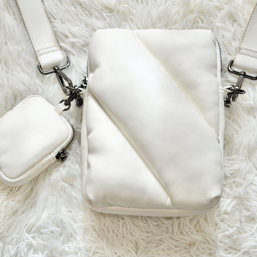 【人気完売品】GlamLips QUILTING マルチ ショルダーバッグ　白