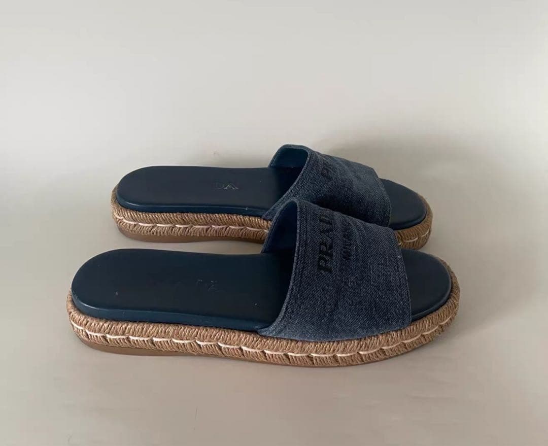 美品 プラダPRADA ダークブルー スライドサンダル