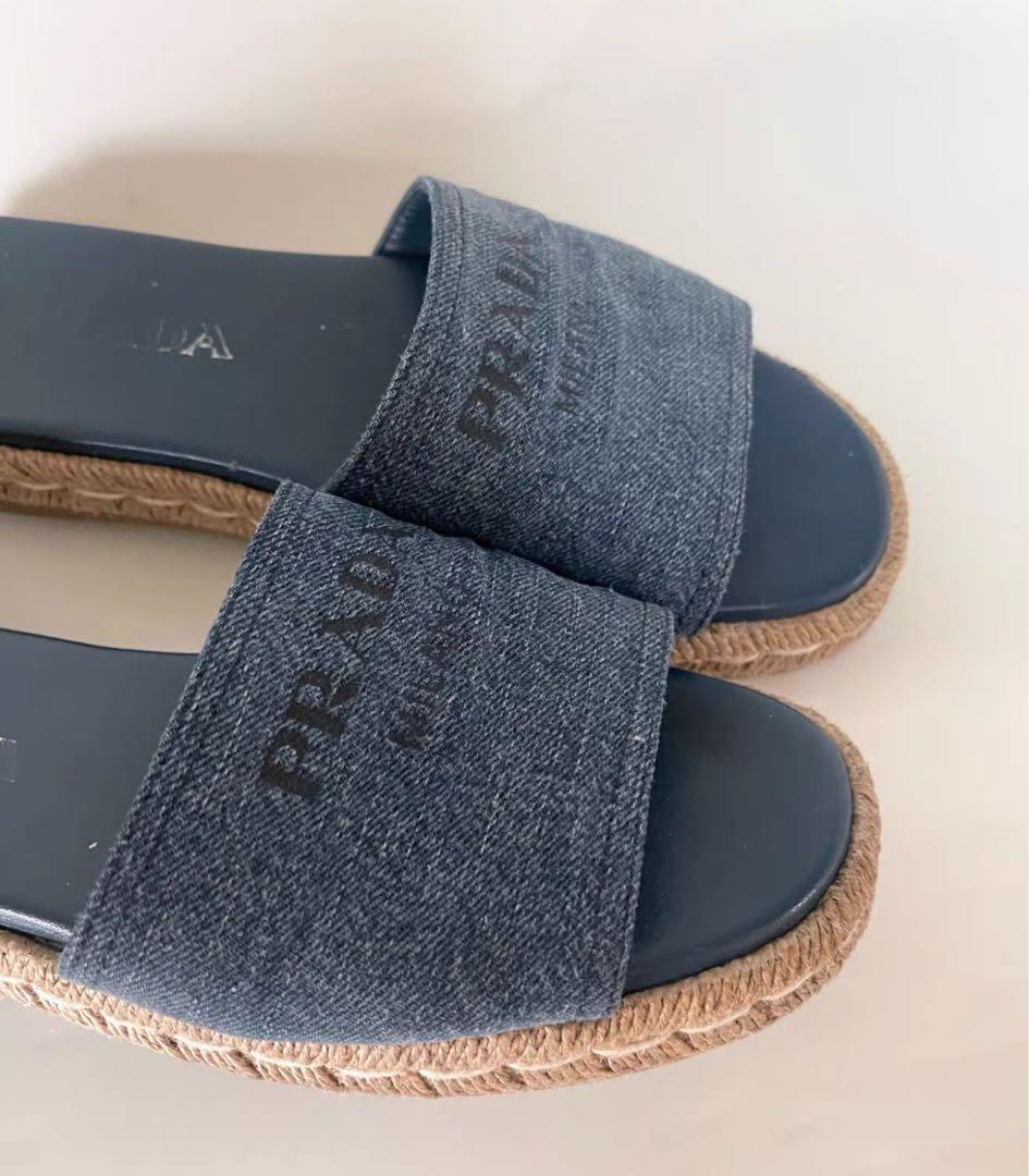 美品 プラダPRADA ダークブルー スライドサンダル