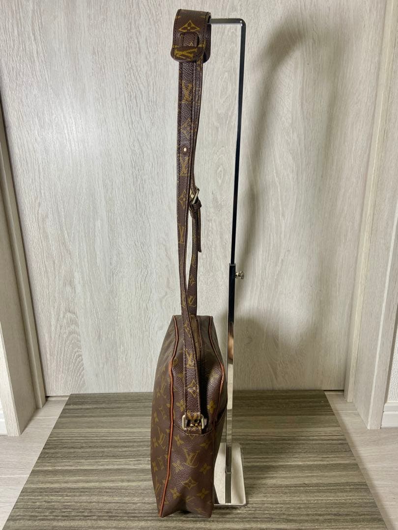 ルイヴィトン　ショルダーバッグ　モノグラム　プチマルソー　レザー　肩掛け