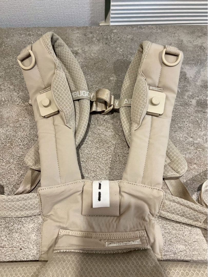 【大幅値下げ】エアバギー・ベビーキャリア ベーシックプラス　メッシュカバー