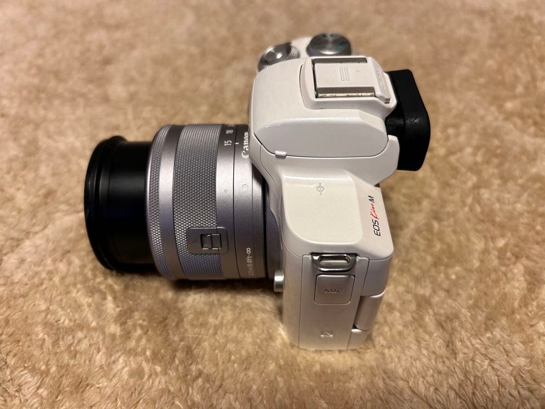 オ*ー様 ★Canon EOS Kiss M ミラーレスカメラ★