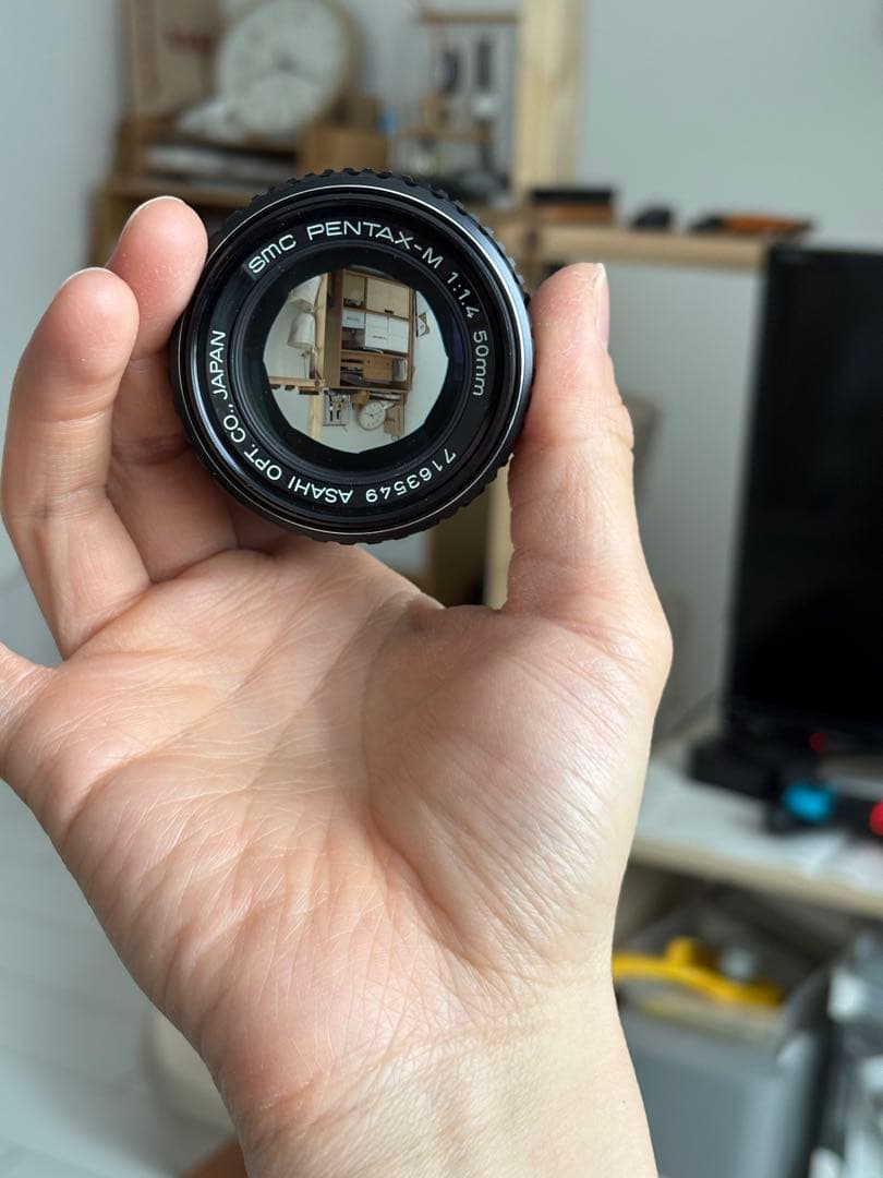 PENTAX MX SMC PENTAX-M 50mm f/1.4レンズ付き。