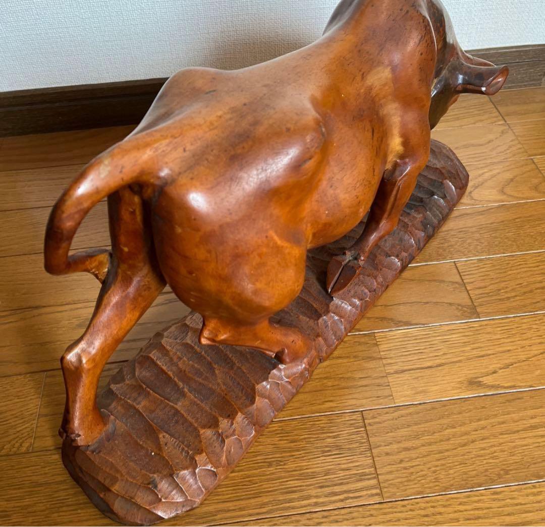 【縁起物】一本 木彫り 牛 重厚感 置物 風水 オブジェ