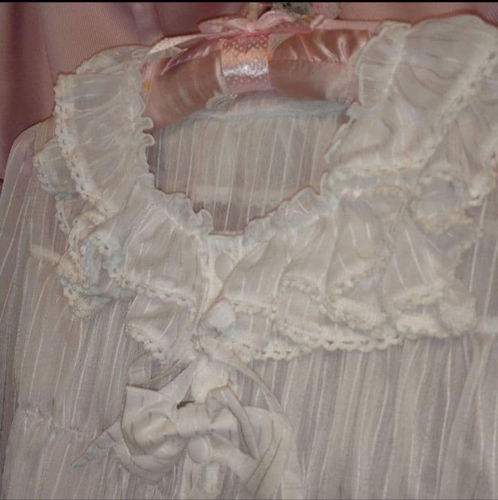 2月末までの出品★最終価格★付属品あり★メタモルフォーゼ　シャーリングブラウス