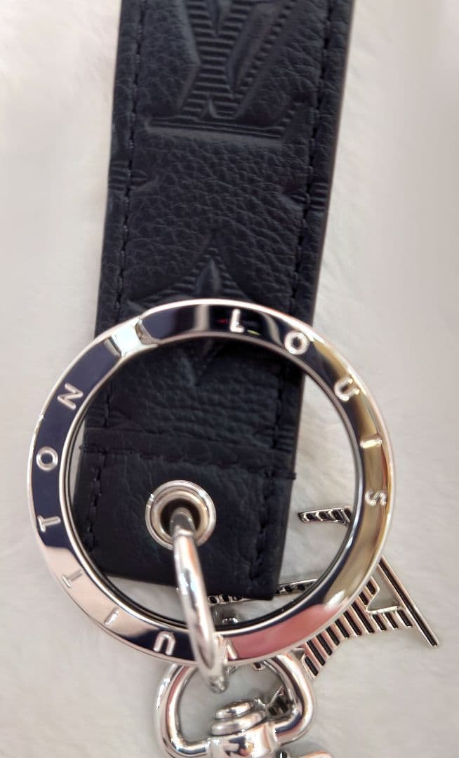 ★未使用　LOUISVUITTON　モノグラムシャドウ　キーホルダー　ドラゴンヌ