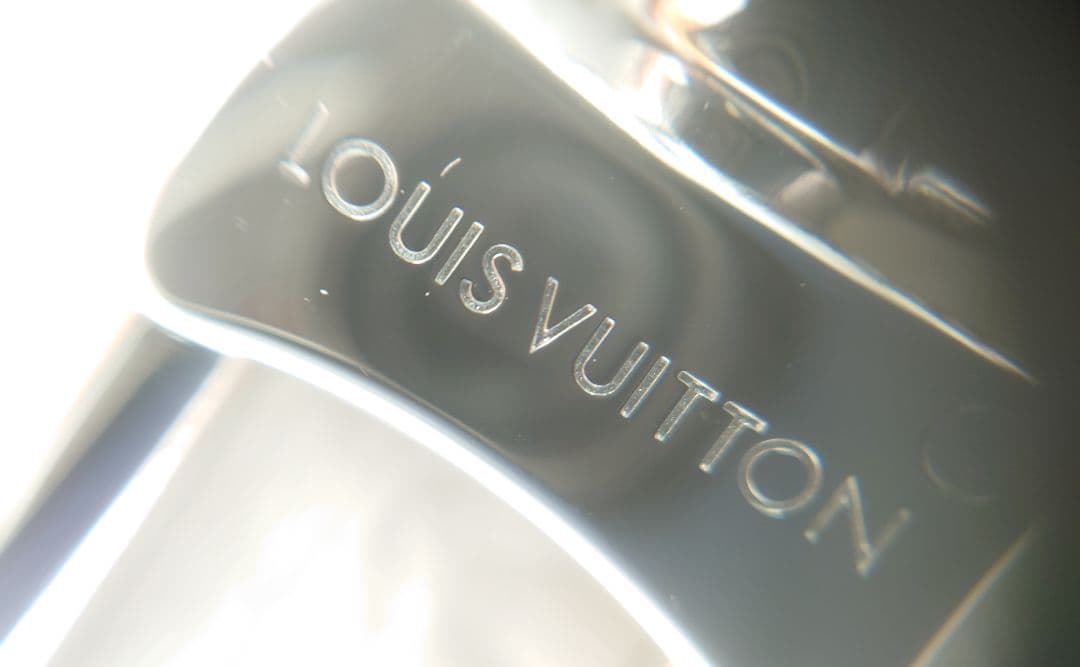 ★未使用　LOUISVUITTON　モノグラムシャドウ　キーホルダー　ドラゴンヌ