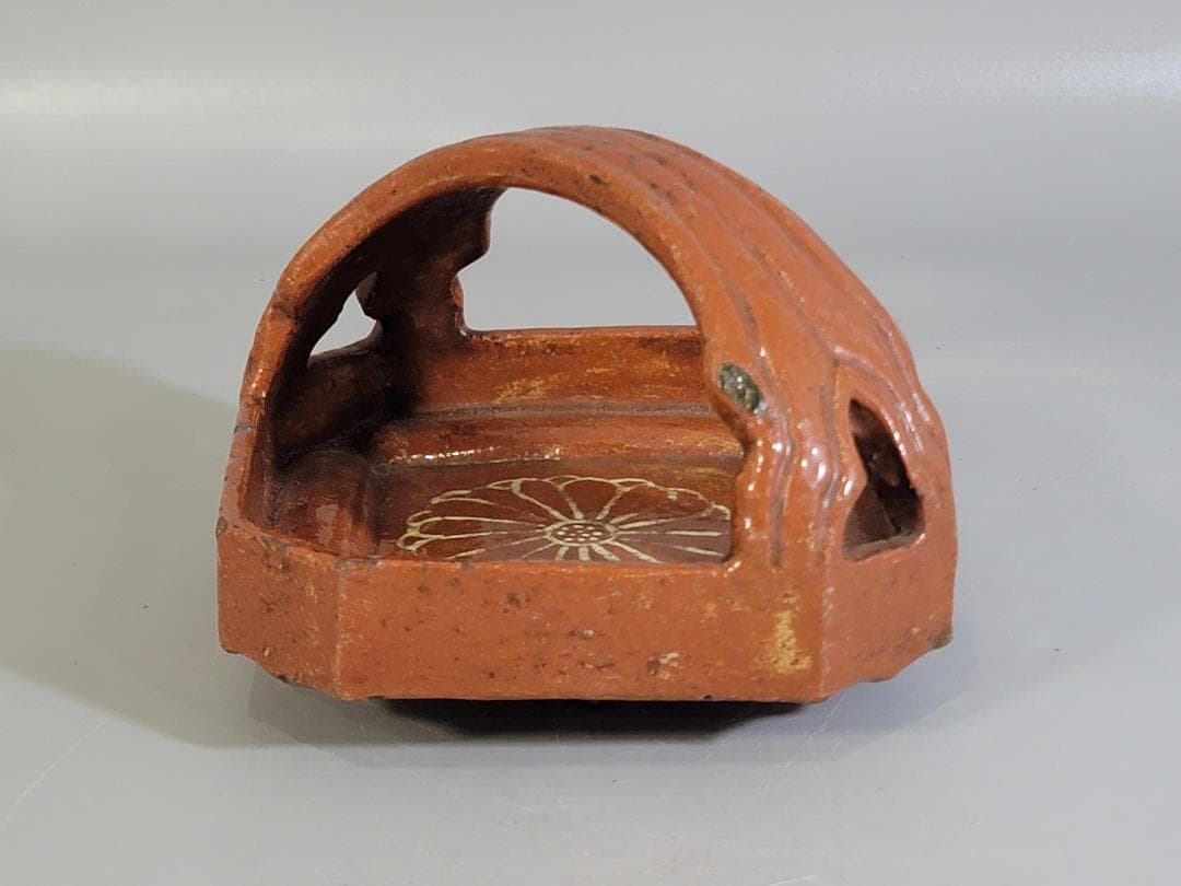 茶道具 赤楽 菊絵 手付 四方鉢 楽印 了入 古美術 DT280