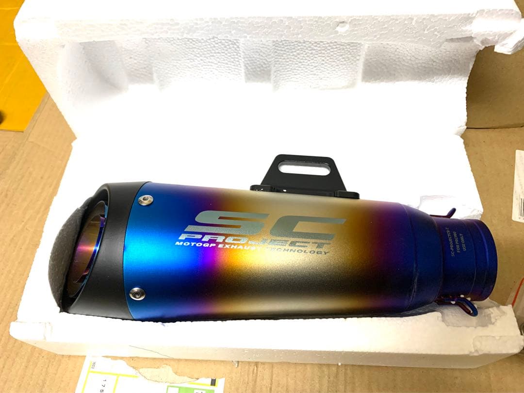 セール中　新品　ホンダCBR250RRスリップオンマフラー　Scs1チタン