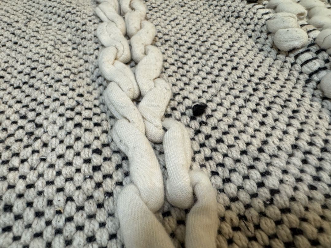 リセノ　ポップコーンストライプ　ラグマット　ブラック