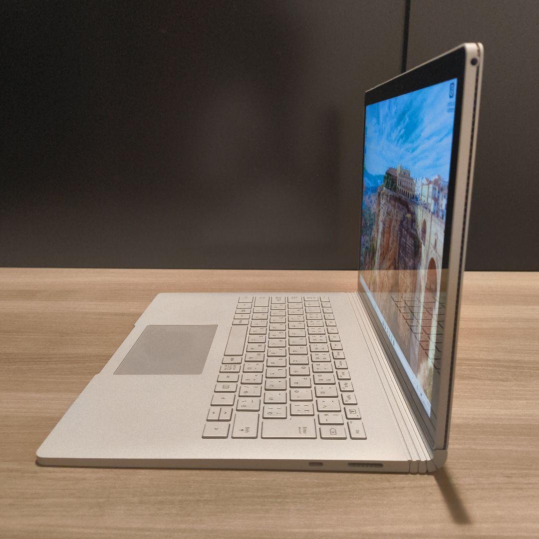 Microsoft Surface Book 2 13インチ