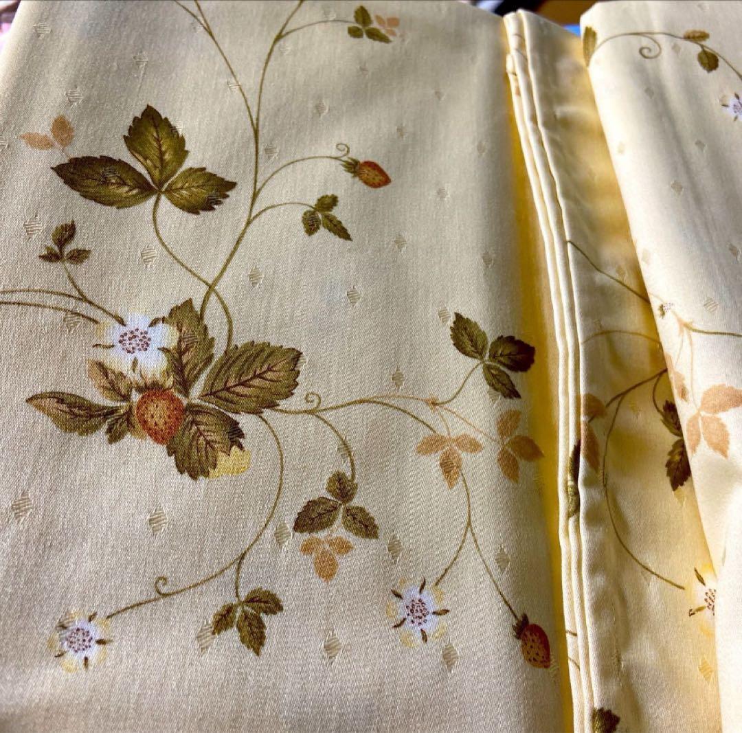 ウェッジウッド　テーブルクロス　撥水加工　4人掛　ワイルドストロベリー　日本製