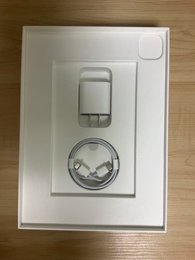 iPad Pro第3世代 (ApplePencil /ロジクールキーボード付属)