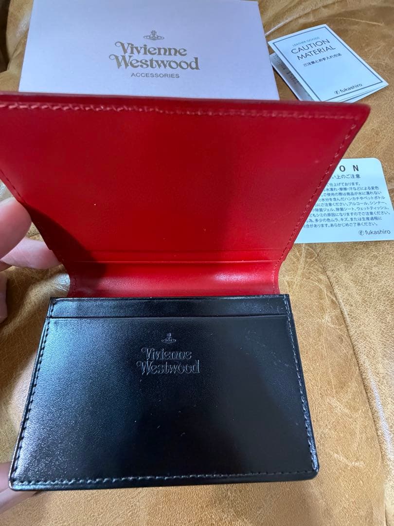 限定値引Vivienne Westwood ビビアン　ブラック名刺入れ　内側赤色