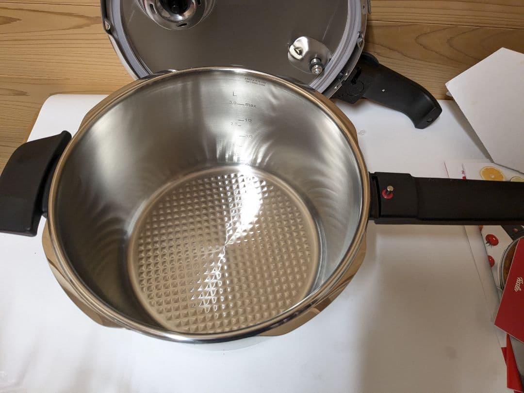 【未使用】フィスラージャパン ビタビットプレミアム　圧力鍋　４．５ｌ