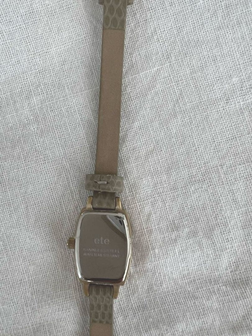 【美品】ete腕時計　トノー 1pダイヤエンボスレザーベルトレディース腕時計