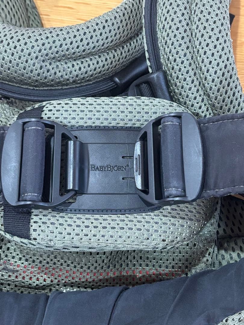 ベビービョルン 抱っこ紐 ハーモニー オリーブグリーン メッシュ