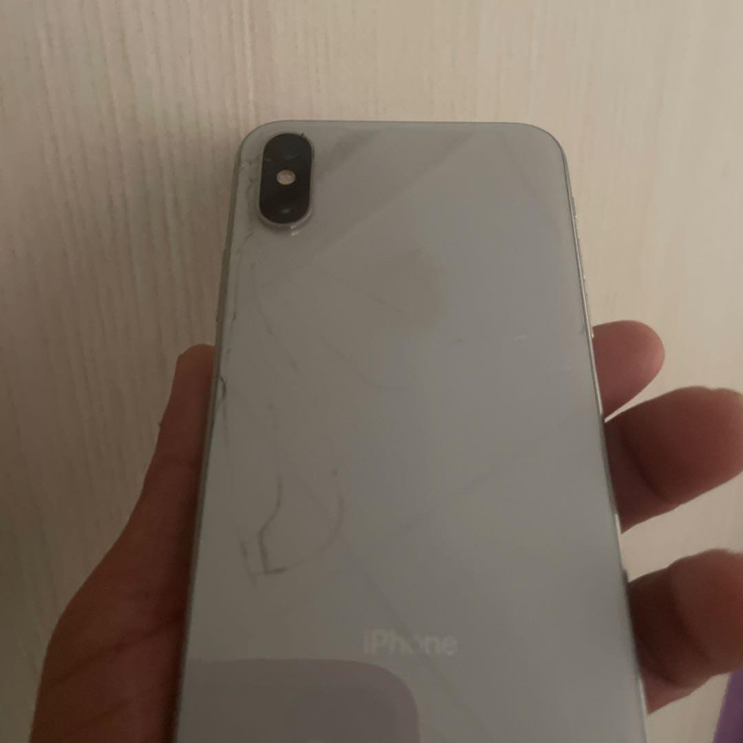 Apple iPhone XSシルバー 本体