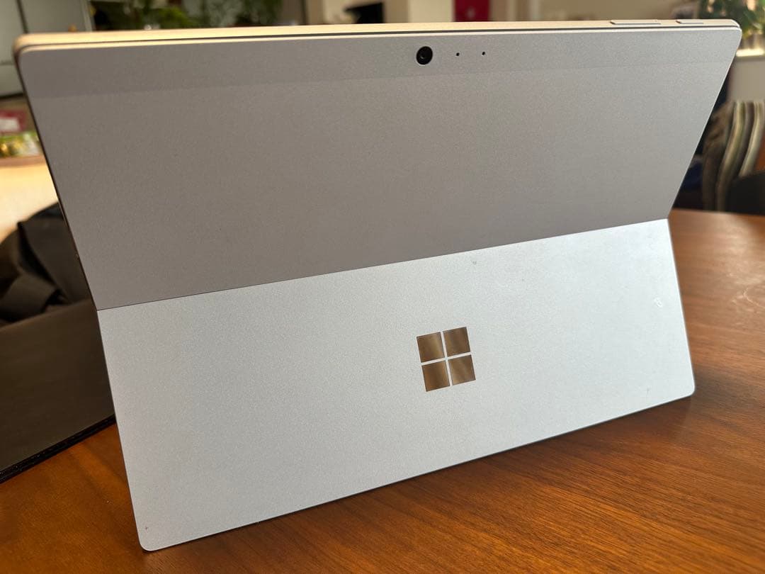 美品Surface Pro5 LTEモデル i5-7300 128GB