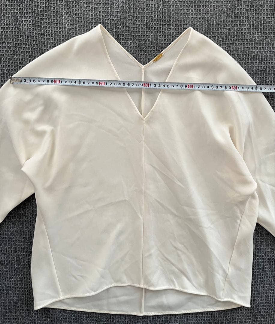 MUSE Deuxieme ClasseトリアセジョーゼットVネックプルオーバー