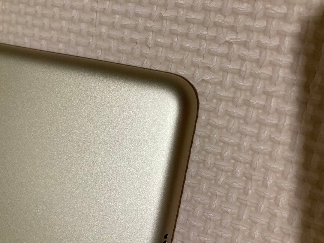 Apple iPad (第5世代) 32GB ゴールド