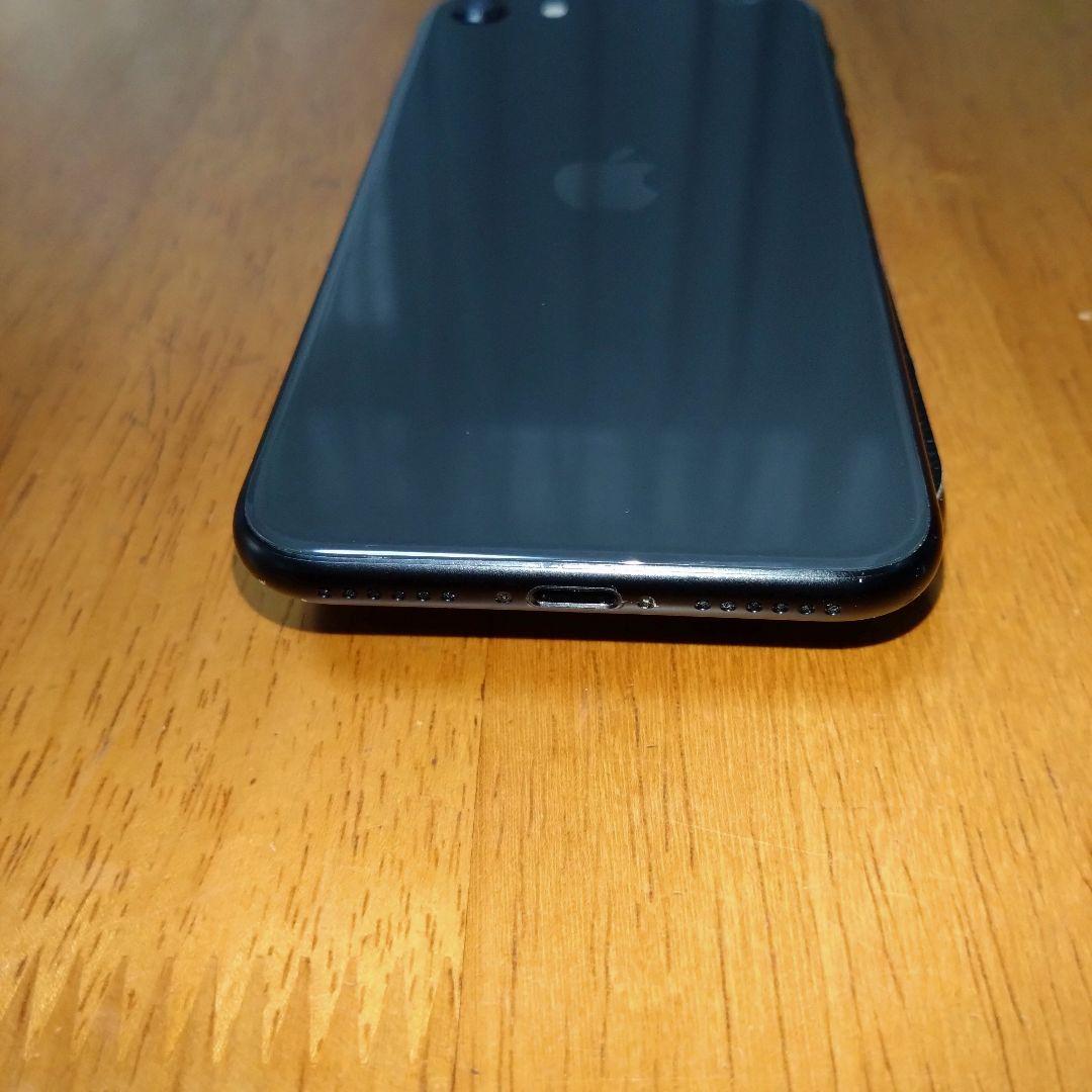 iPhone SE2 ブラック SIMフリー64GB ケース付き