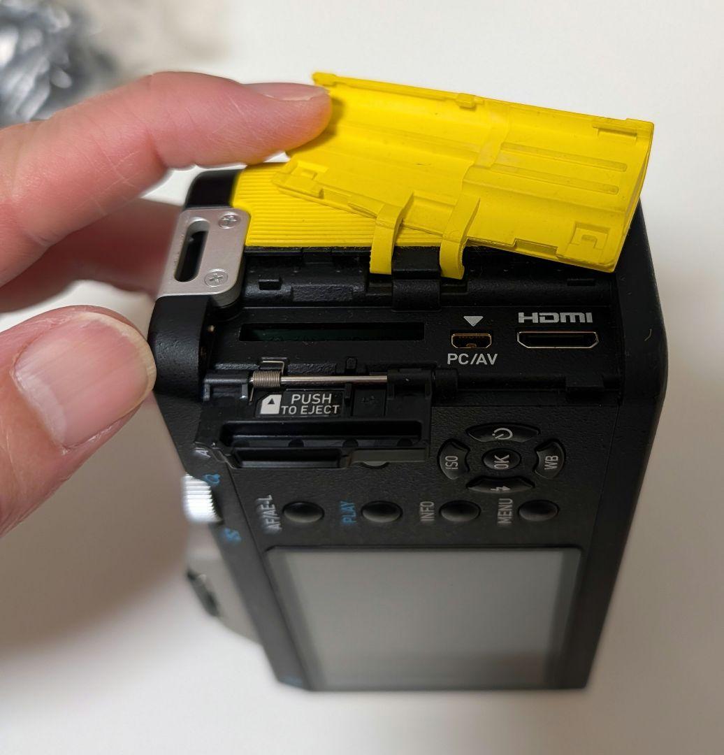 Pentax K-01 レンズ交換式デジタル一眼カメラ ボディ