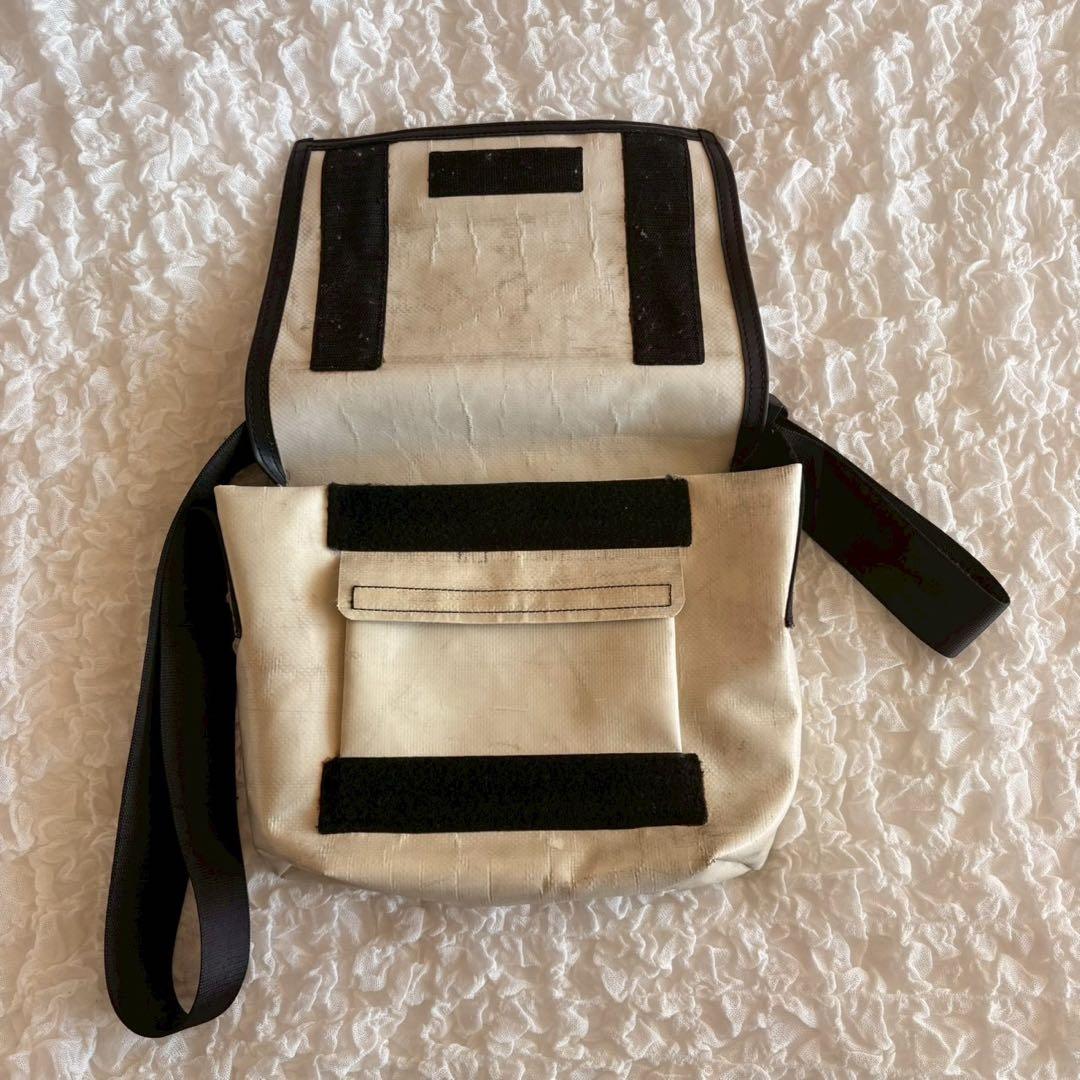 FREITAG F11 LASSIE 小さな英字入り