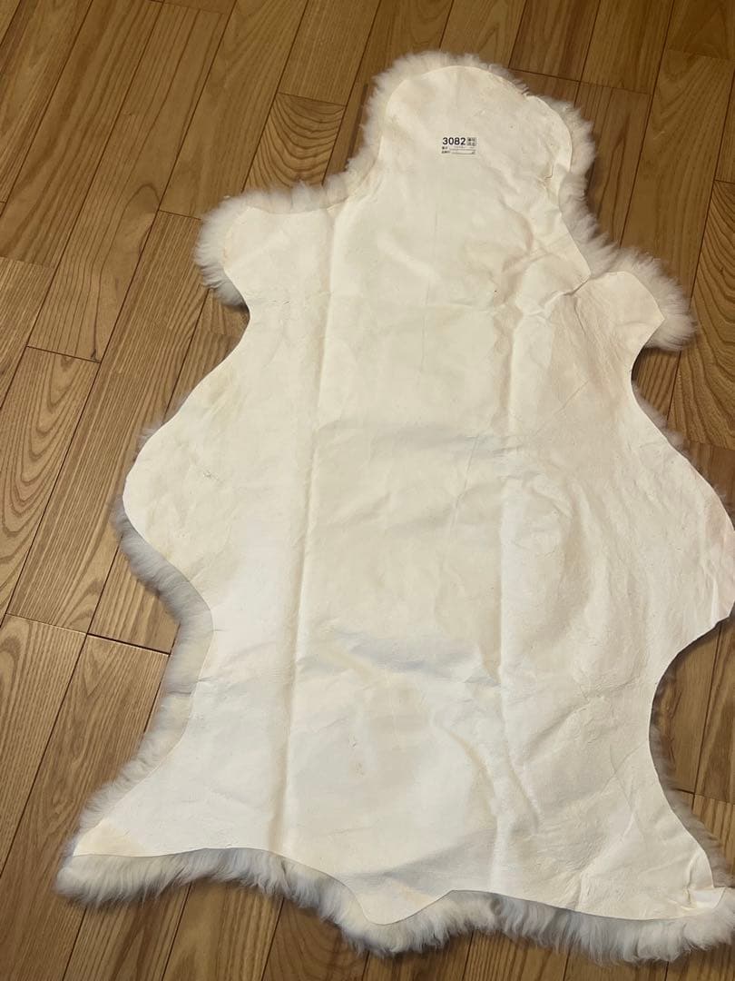 クリーム色 ムートンラグ　本物