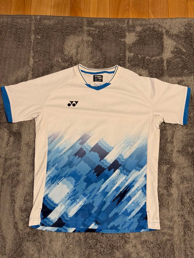 (あーる)YONEX バドミントン ウェアLサイズ 中国代表モデル 上下
