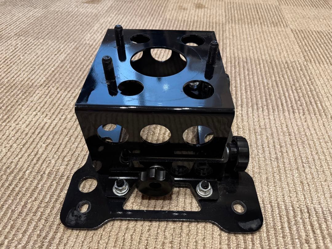 アピオ(Apio) ジムニースペアタイヤブラケット黒 3040-60