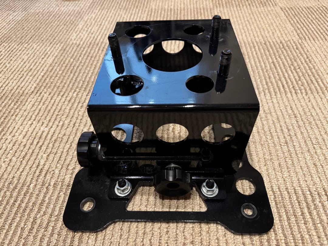 アピオ(Apio) ジムニースペアタイヤブラケット黒 3040-60