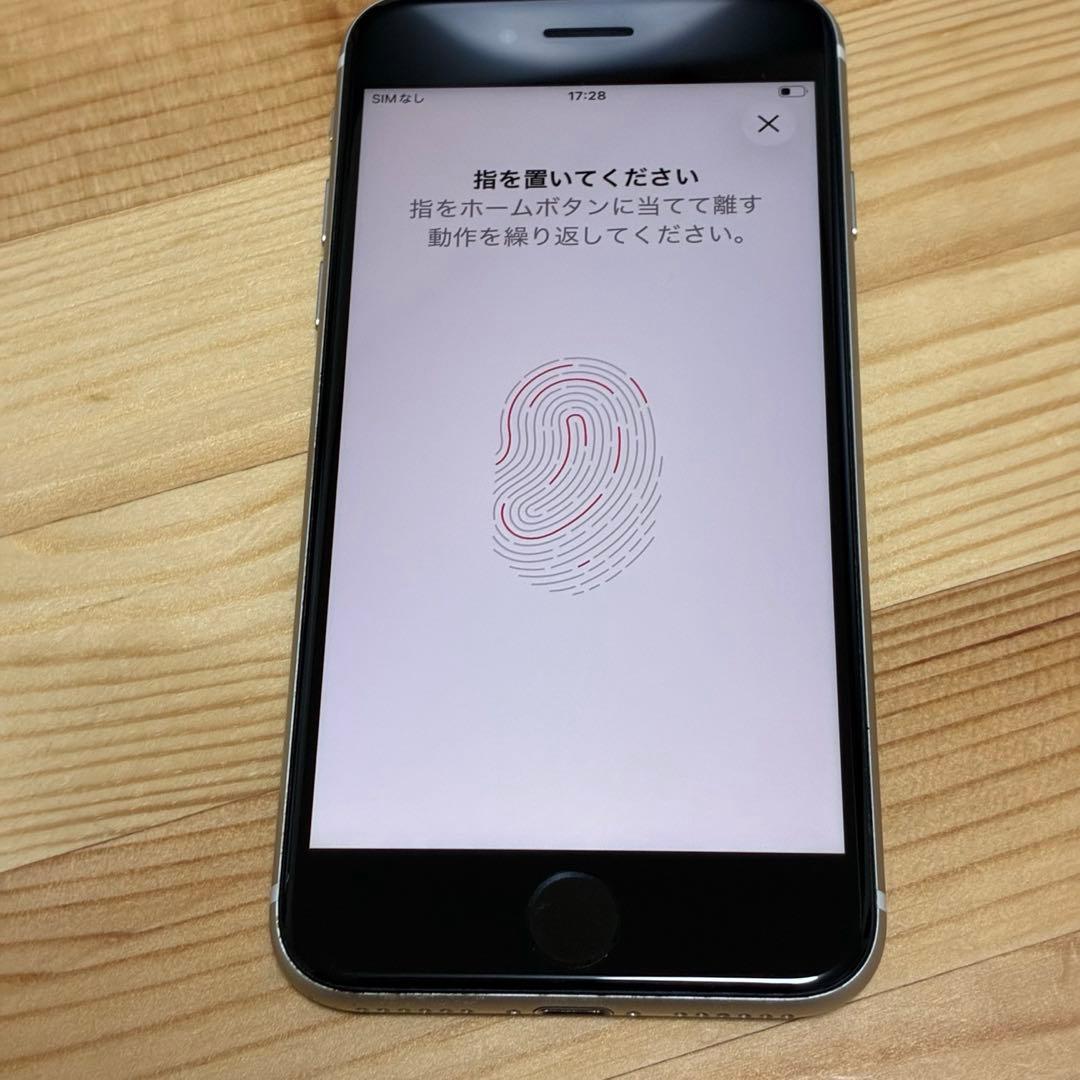 s*a様 バッテリー新品　iPhoneSE第3世代64GB SIMフリー　美品