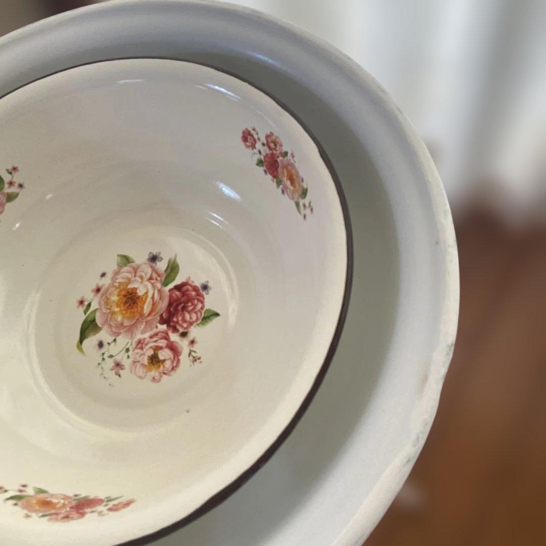 ビンテージホーロースタンド付きホーローボール2点