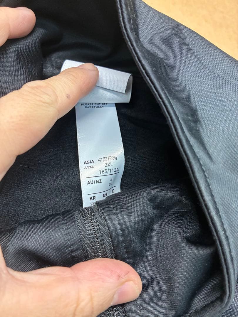 oasis adidas ジャージ