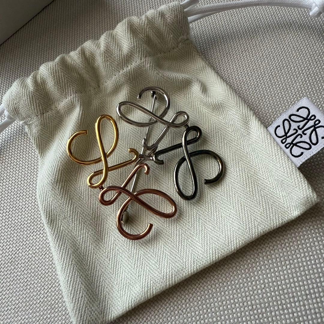 新品未使用★ロエベ アナグラムブローチ　マルチカラー