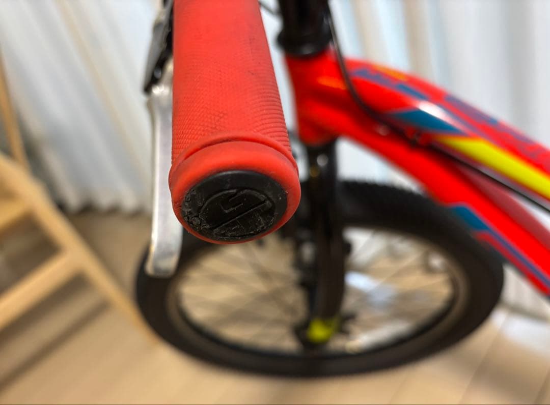 GT STOMPER PRIME 20インチ