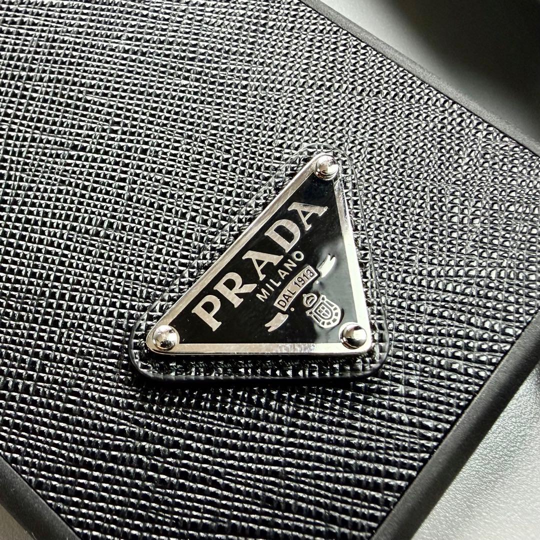 新品未使用 PRADA プラダ iPhoneケース スマホショルダー ストラップ