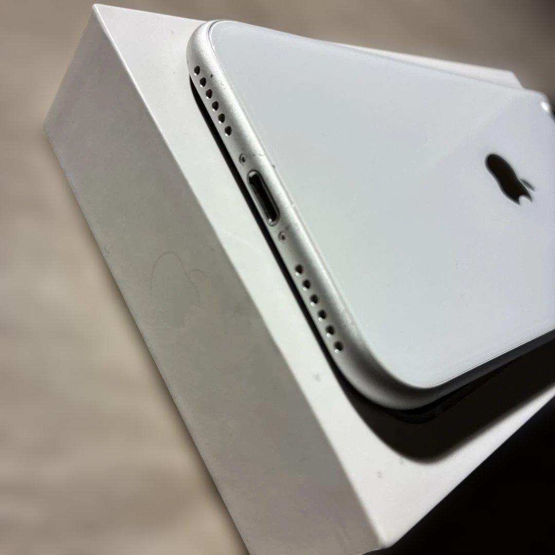 ★美品★ Apple iPhone SE 第2世代 ホワイト 64GB 本体