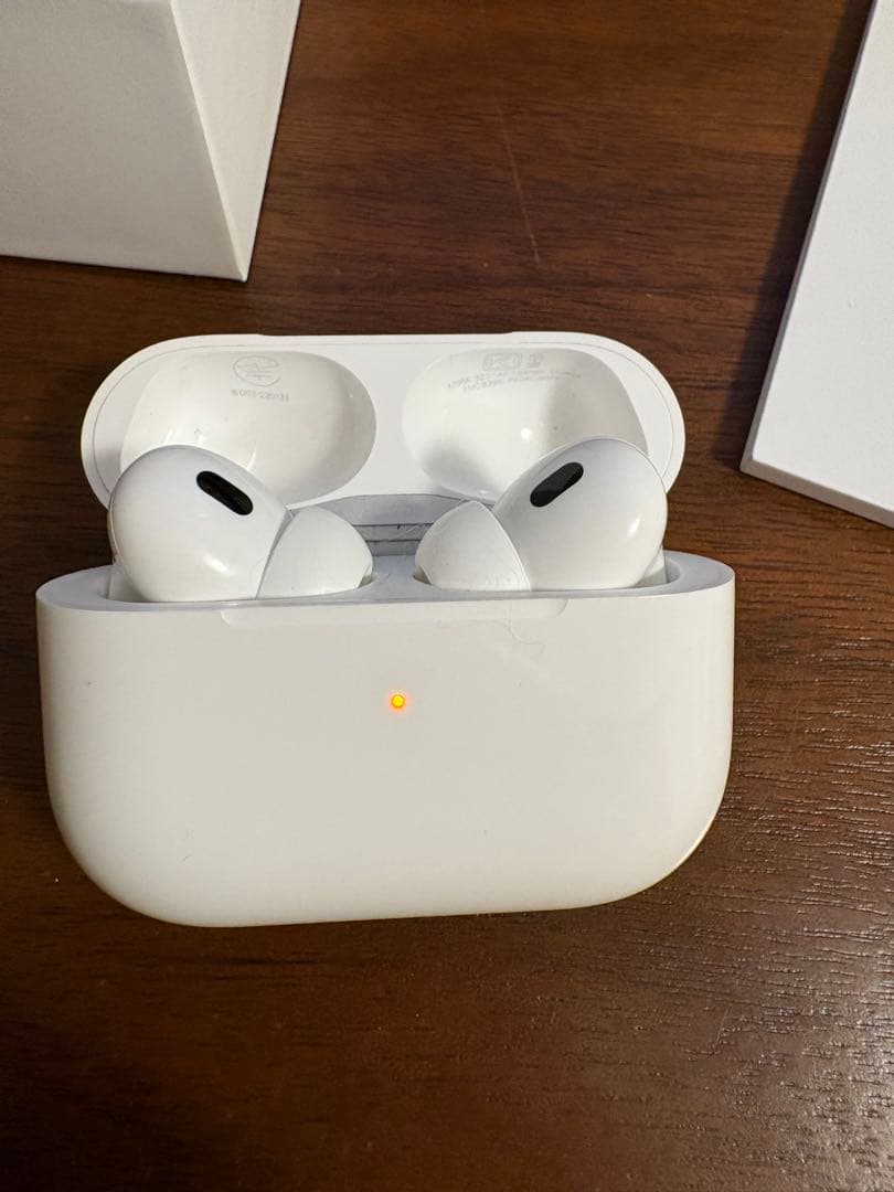 【アップル正規品】AirPods Pro 第二世代　イヤホン不調