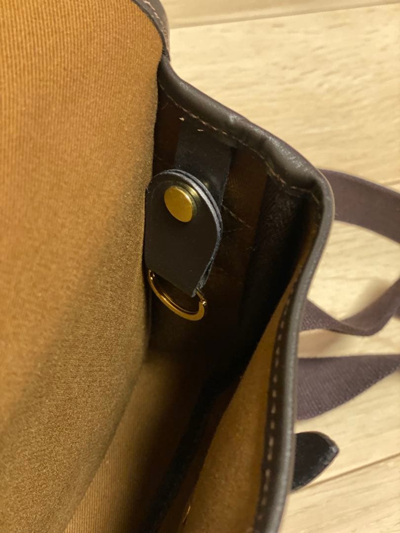 ブレディ　KENT ショルダーバッグ