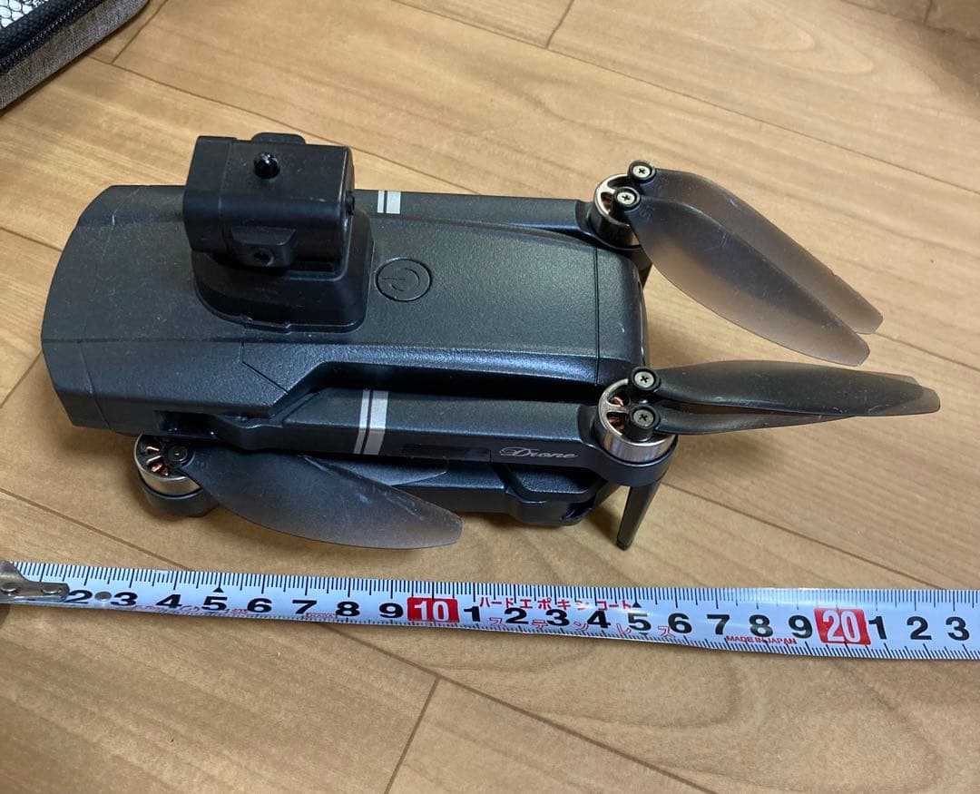 ドローン　ドローンカメラ付き　小型　ケース付き　ラジコン