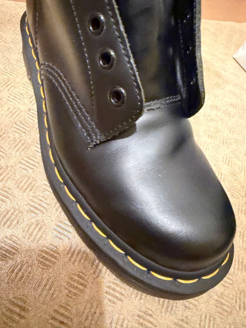 R*o様 24cm Dr. Martens ドクターマーチン8ホール　イエロース
